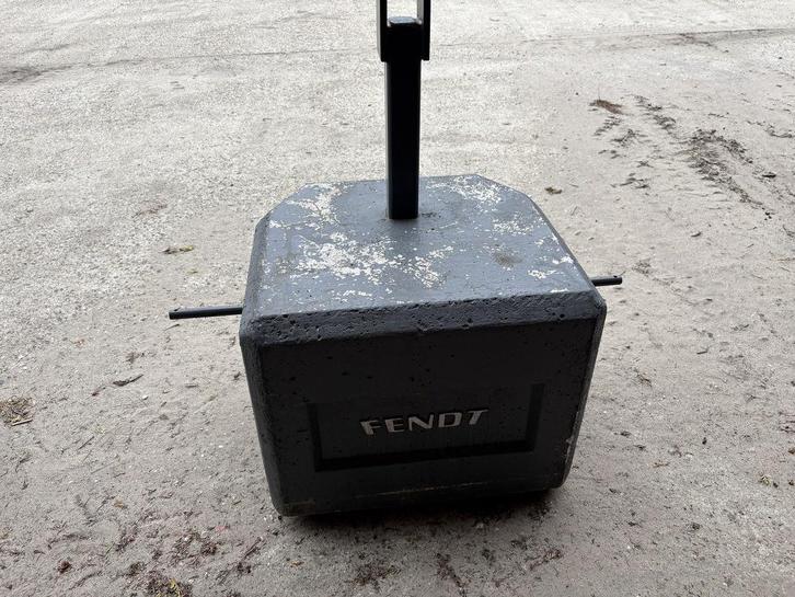 Fendt smalspoor frontgewicht 400 kg, Zakelijke goederen, Agrarisch | Werktuigen, Overige, Overige typen