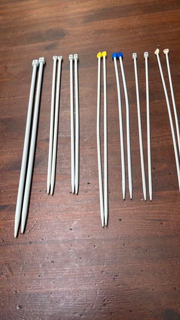 Breinaalden 4 4.5 5.0 6.0 8.0 per set twee naalden voor 1€ beschikbaar voor biedingen