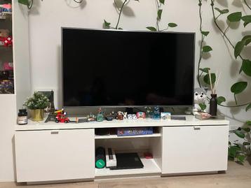 TV Unit beschikbaar voor biedingen