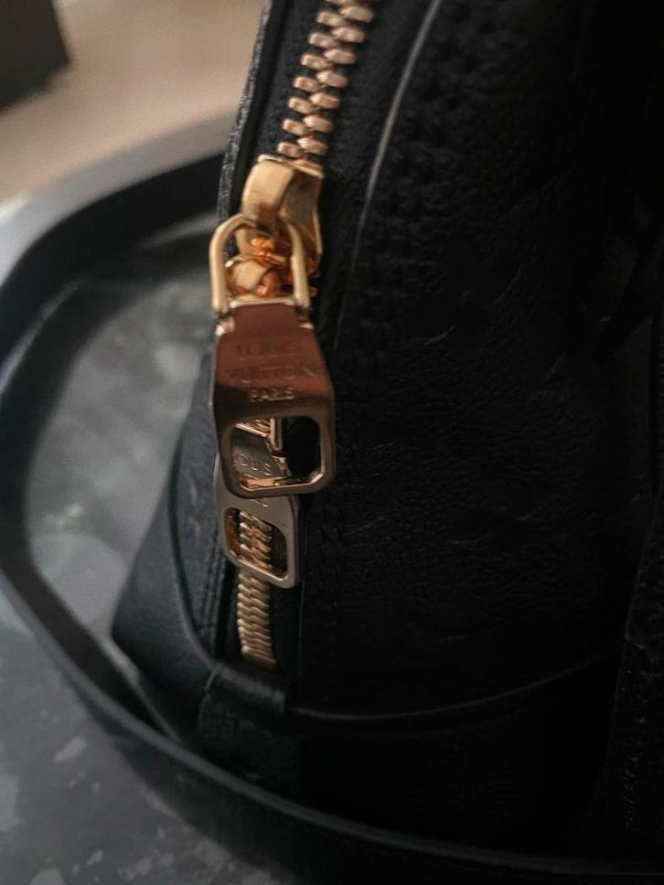 Louis Vuitton Neo Alma BB, Sieraden, Tassen en Uiterlijk, Tassen | Damestassen, Zo goed als nieuw, Handtas, Zwart, Ophalen of Verzenden