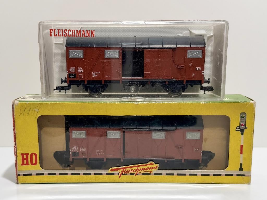 FLM:1470/5330 2x DB gesloten goederenwagons met schuifdeuren, Ophalen, Gebruikt, Gelijkstroom, Fleischmann