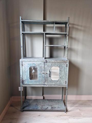 Toffe metalen kast Raw Materials 150x75x28 beschikbaar voor biedingen