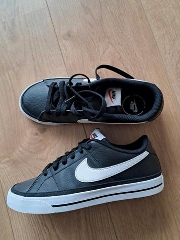 Nieuwe Nike Schoenen Zwart - Maat 39 beschikbaar voor biedingen