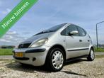 Mercedes A-klasse 140 Elegance, BJ 2001, Hoge Instap, APK, Auto's, 47 €/maand, Te koop, Zilver of Grijs, Geïmporteerd