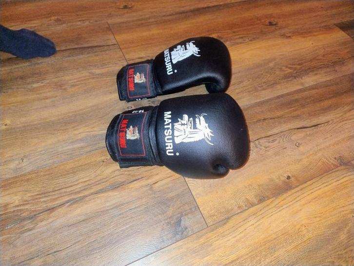 Bokshandschoenen, Sport en Fitness, Boksen, Zo goed als nieuw, Bokshandschoenen, Ophalen