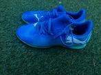 Voetbalschoenen kunstgras maat 35, Ophalen of Verzenden