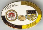 Pin voetbal NAC Breda - FC Sankt Pauli, Ophalen of Verzenden, Nieuw, Sport, Speldje of Pin
