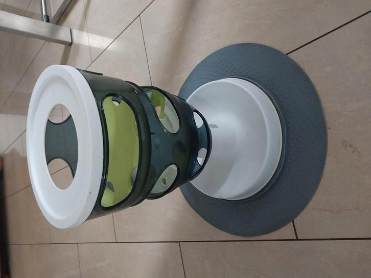 Katten voer toren, voer mat + 2 bakjes, Dieren en Toebehoren, Kattenvoerbakken en Drinkbakken, Gebruikt, Ophalen of Verzenden