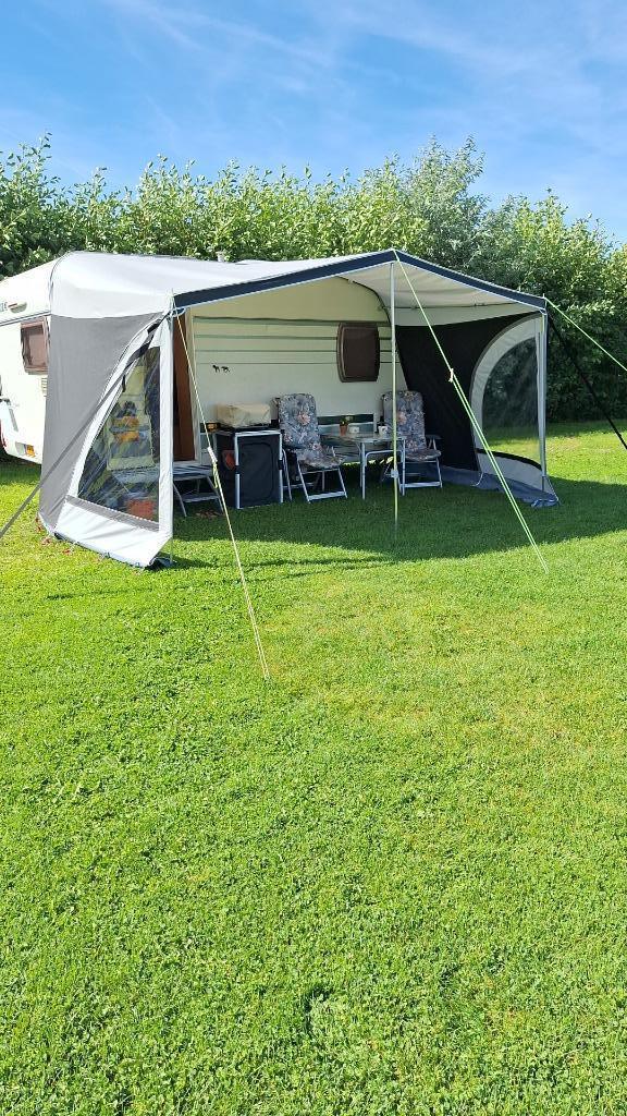Chateau Calista 390 CT. 10 oktober 2025 bovaggekeurd ., Caravans en Kamperen, Caravans, Particulier, tot en met 4, 750 - 1000 kg