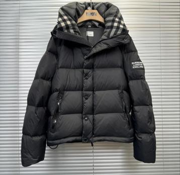 Burberry Puffer Jas beschikbaar voor biedingen