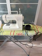 Toyota RS2000 naaimachine, Hobby en Vrije tijd, Ophalen of Verzenden, Zo goed als nieuw, Naaimachine, Overige merken