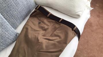 Klassieke herenpantalon beschikbaar voor biedingen
