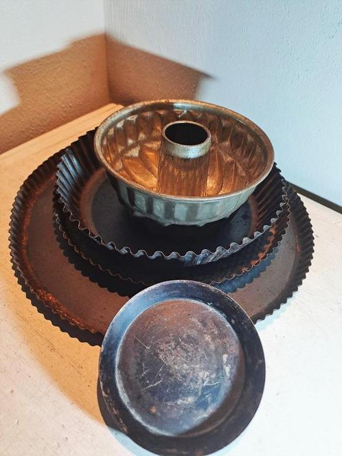 Leuke oude set vlaaiplaten | bakgerei, Antiek en Kunst, Antiek | Keukenbenodigdheden, Ophalen