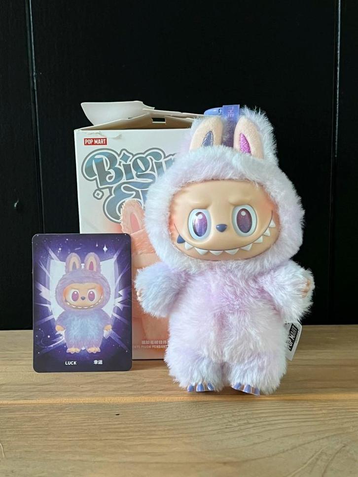 Big Into Energy Labubu Luck orgineel van Popmart, Verzamelen, Sleutelhangers, Zo goed als nieuw, Knuffel of Figuurtje, Ophalen of Verzenden