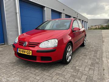 Volkswagen Golf 1.4 FSI Businessline | Carplay | Lage Km beschikbaar voor biedingen