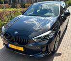 BMW 1-serie 116i High Executive Modell M Sport, M aerodynami, Auto's, BMW, Euro 6, Zwart, Overige kleuren, Handgeschakeld