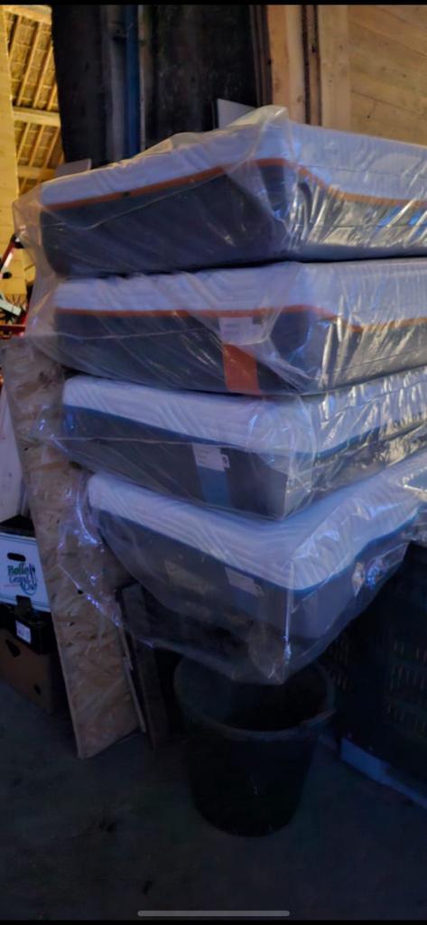 Diverse Tempur showroom matrassen, Huis en Inrichting, Slaapkamer | Matrassen en Bedbodems, Zo goed als nieuw, 90 cm, Eenpersoons