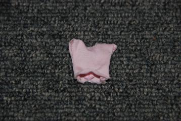 Topje of shirtje voor barbie pop.  beschikbaar voor biedingen