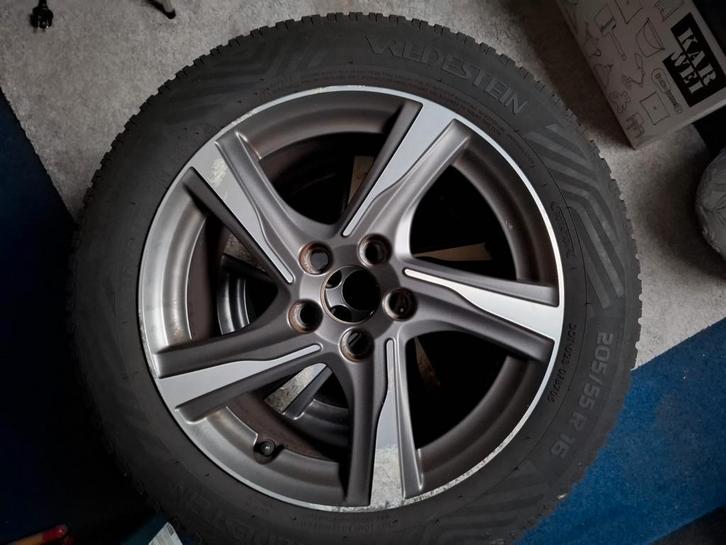 Vw Up! Velgen 14 inch Winterbanden volvo V 40 velgen 16 inch, Auto-onderdelen, Banden en Velgen, Banden en Velgen, Winterbanden