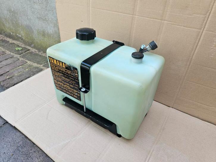 Yamaha Autolube olietank 6E5-13437-62 (100pk / 300pk 2 takt), Watersport en Boten, Accessoires en Onderhoud, Zo goed als nieuw