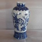 Chinees porseleinen vaas blauw / wit, Antiek en Kunst, Ophalen