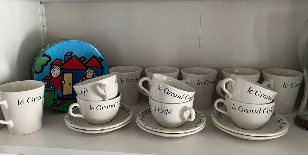 Le Grand Café servies, Ophalen