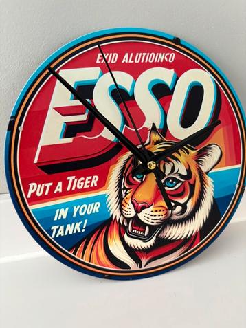 Vintage Esso wandklok beschikbaar voor biedingen