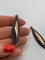 V499 Prachtige zilveren bicolor oorbellen, Hangers, Overige kleuren, Ophalen of Verzenden, X