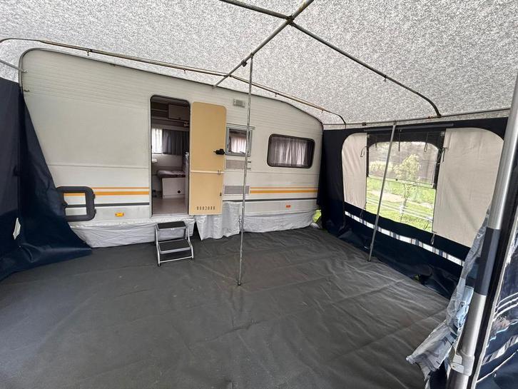 Knaus 4persoons Caravan ideaal voor 2 volwassenen met 2 kids, Caravans en Kamperen, Verhuur