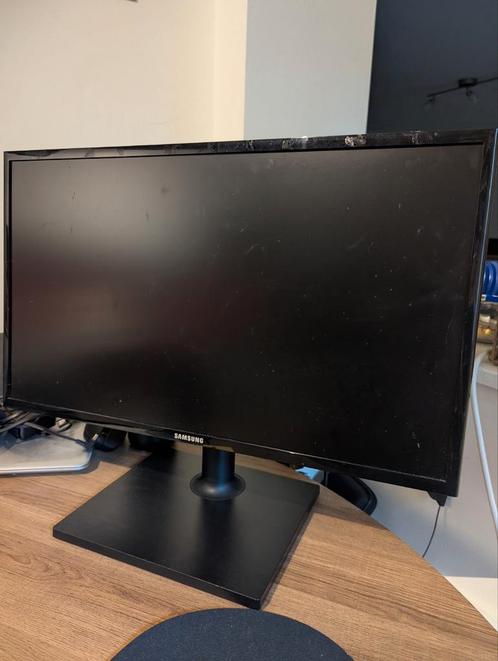 Fijn Samsung scherm, maar kapotte adapter, Computers en Software, Monitoren, Niet werkend, In hoogte verstelbaar, Kantelbaar, Ophalen