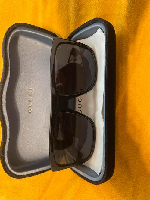 Gucci zonnebril – origineel, in topstaat, Sieraden, Tassen en Uiterlijk, Zonnebrillen en Brillen | Dames, Gebruikt, Zonnebril