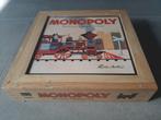 Monopoly in houten kistje *UK edition, Hobby en Vrije tijd, Gezelschapsspellen | Bordspellen, Ophalen of Verzenden, Nieuw