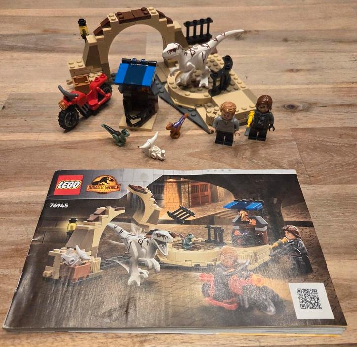 Lego Jurassic Park World Dino Dinosaurus 76945 Raptor motor, Kinderen en Baby's, Speelgoed | Duplo en Lego, Zo goed als nieuw