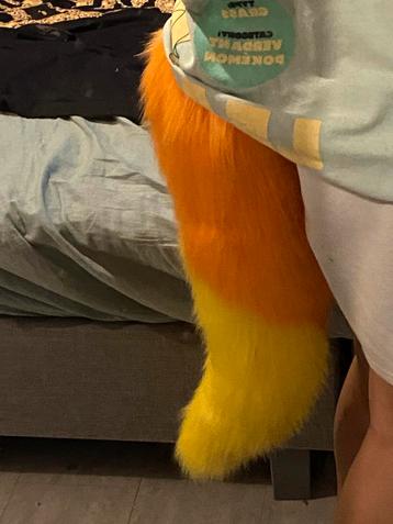 Fursuit tail beschikbaar voor biedingen