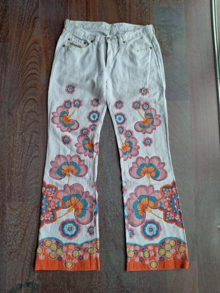 Super leuke hippyjeans bloemen mt 34, Kleding | Dames, Spijkerbroeken en Jeans, Zo goed als nieuw, W27 (confectie 34) of kleiner