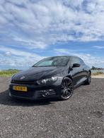 Volkswagen Scirocco 2.0 TSI DSG | R line | Pano | GTI, 65 €/maand, Zwart, 1984 cc, 4 stoelen