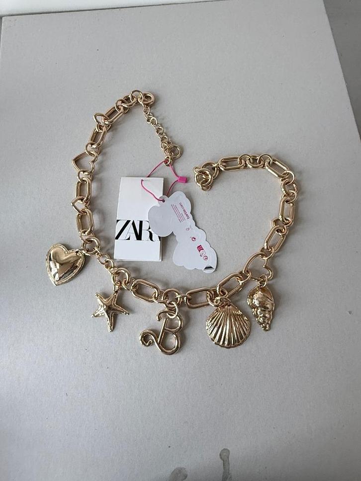 Zara Barbie The Movie metalen riem met bedeltjes, Verzamelen, Poppen, Nieuw, Accessoires, Ophalen of Verzenden