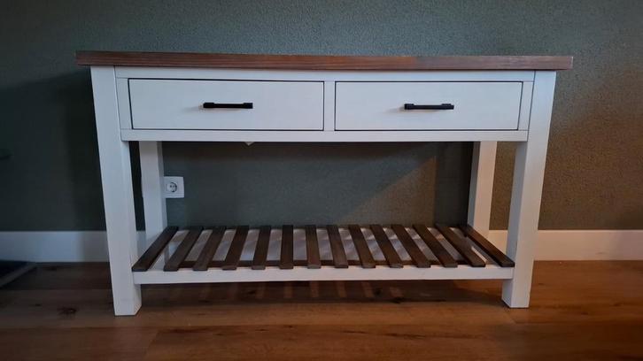 Robuuste sidetable landelijke stijl, Huis en Inrichting, Tafels | Sidetables, Zo goed als nieuw, 25 tot 50 cm, 100 tot 150 cm