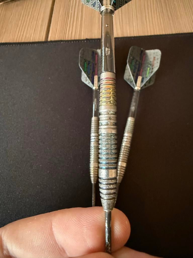 Jeffrey de zwaan 25 gram Code darts!, Sport en Fitness, Darts, Ophalen of Verzenden, Zo goed als nieuw, Pijlen