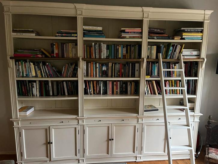 Grote Boekenkast met Ladder - Landelijke Stijl, Huis en Inrichting, Kasten | Boekenkasten, Gebruikt, 200 cm of meer, 200 cm of meer