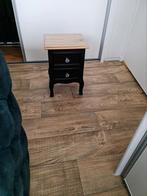 2 NIEUWE NACHTKASTJES, Ophalen, Zo goed als nieuw, Hout, Minder dan 55 cm