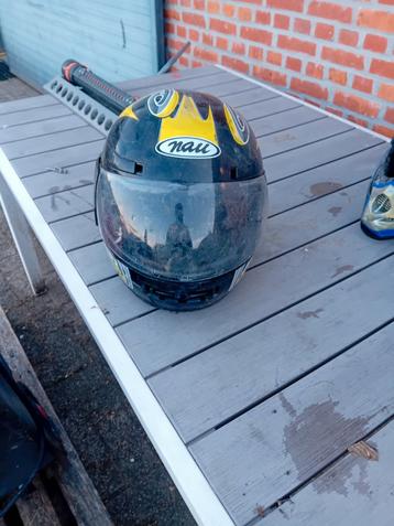 NAU Helm - Gebruikt beschikbaar voor biedingen