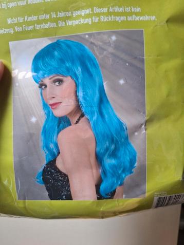 Blauwe lange cosplay verkleed pruik beschikbaar voor biedingen