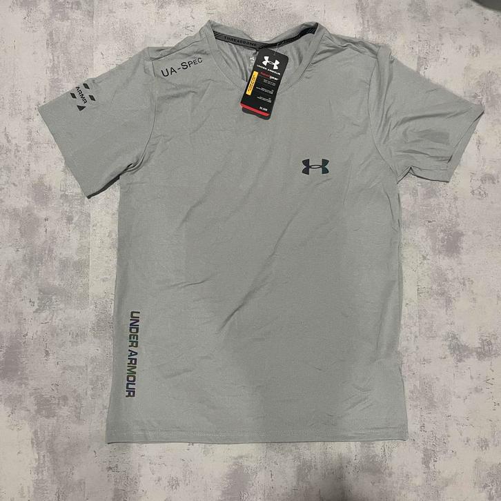 Under Armour T-shirt - Grijs - Maat M, Kleding | Heren, T-shirts, Nieuw, Maat 48/50 (M), Grijs, Ophalen of Verzenden