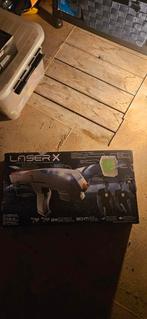 Laser x lasergame, Ophalen