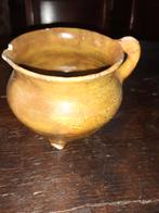 17/18e eeuwse aardewerk grape ( kookpot) op drie pootjes, Antiek en Kunst, Ophalen of Verzenden