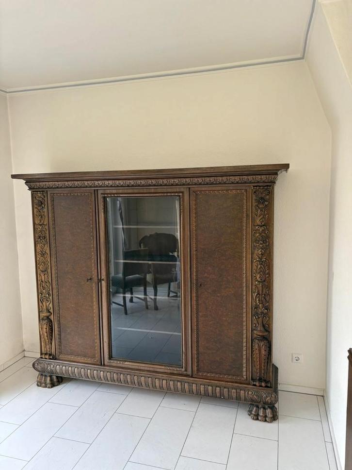 Antieke kast met glazen deur, Antiek en Kunst, Antiek | Meubels | Kasten, Ophalen of Verzenden