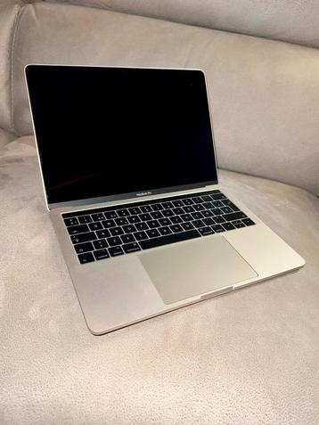 MacBook Pro 13 inch 2016 beschikbaar voor biedingen