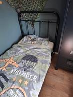 Mat antraciet metalen kinder bed. Afmeting 90x200 cm, Ophalen, 85 tot 100 cm, Zo goed als nieuw, Matras