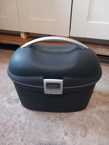 Mooie beautycase   beschikbaar voor biedingen